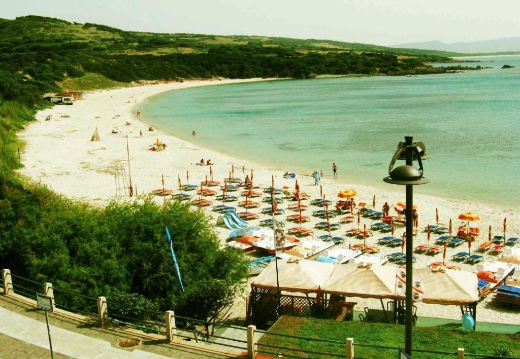Borgo Spiaggia Isola Rossa Exterior photo