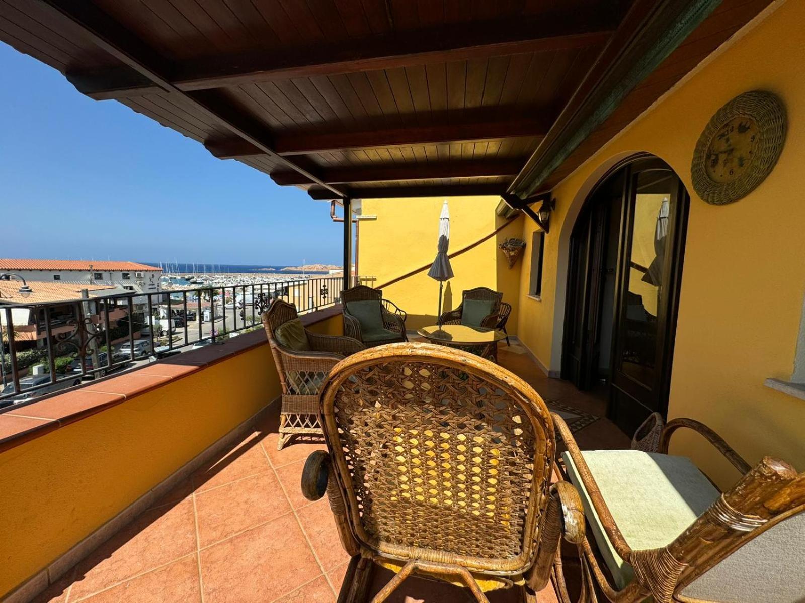 Borgo Spiaggia Isola Rossa Exterior photo